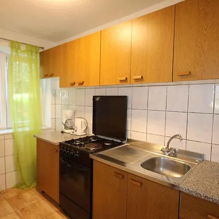Apartment In Silo/insel Krk 13555