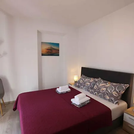 Apartment In Silo/insel Krk 13555 *