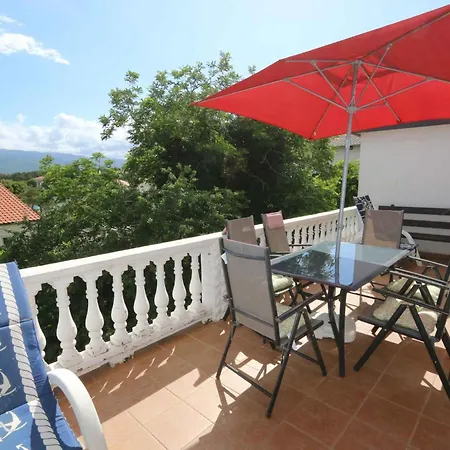 Apartment In Silo/insel Krk 13555