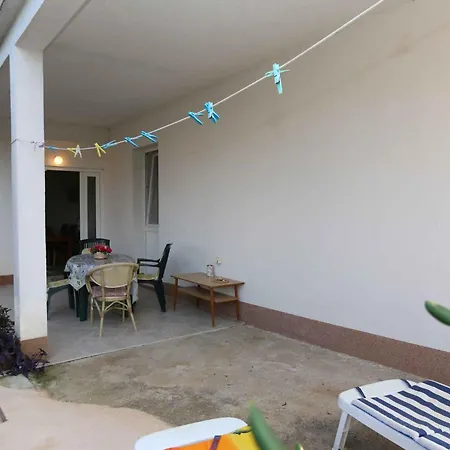 Apartment In Silo/insel Krk 13555
